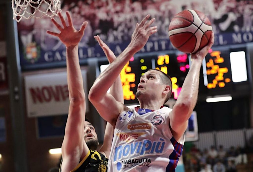 A Chieti, all'intervallo di metà match, la Novipiù è in vantaggio 38-42